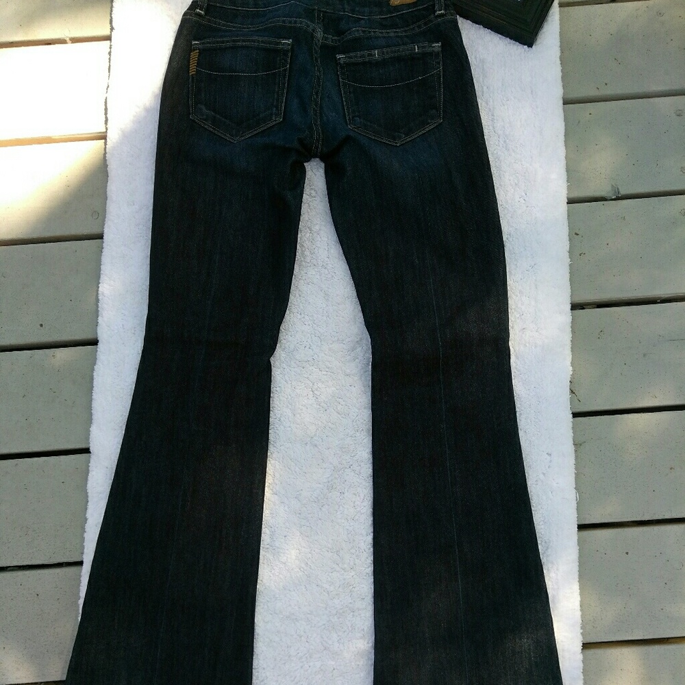 Paige laurel canyon dark wash flare leg jeans - Picture 4 of 6